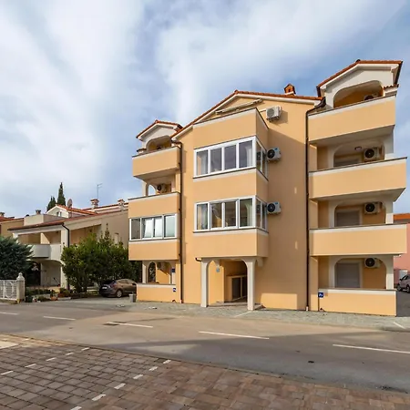 Convenient With Parking Near *