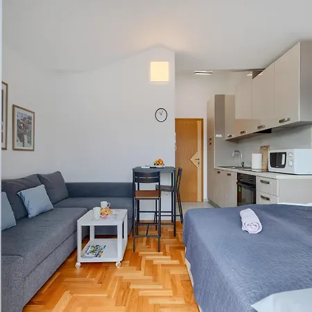 Convenient With Parking Near 公寓 梅杜林